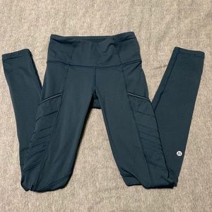 Navy Blue Full Length Lululemon leggings.